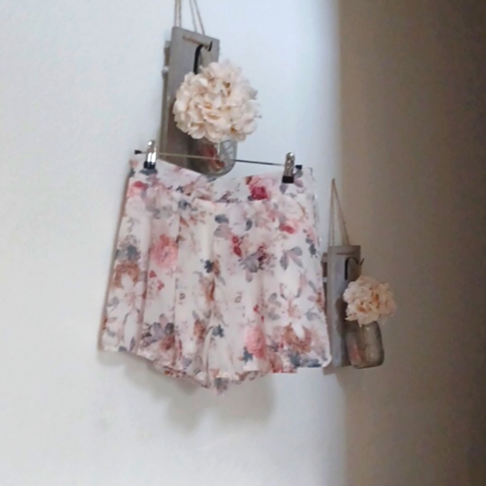 Avec floral pleated skirt/skort Sz S